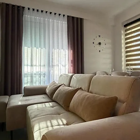 White Wave Appartement Golem (Tirana)